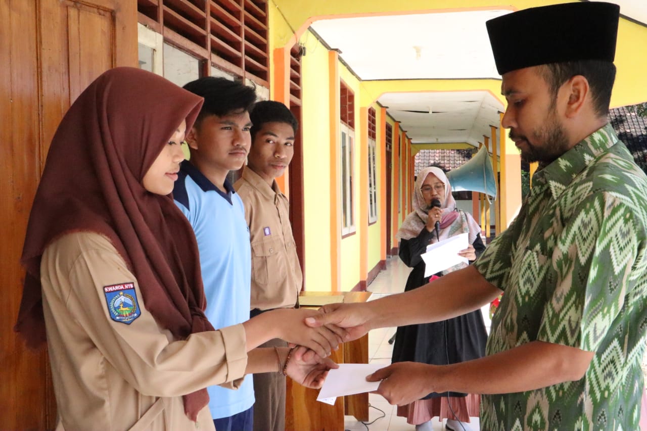 Pembagian Raport Semester Genap 2021